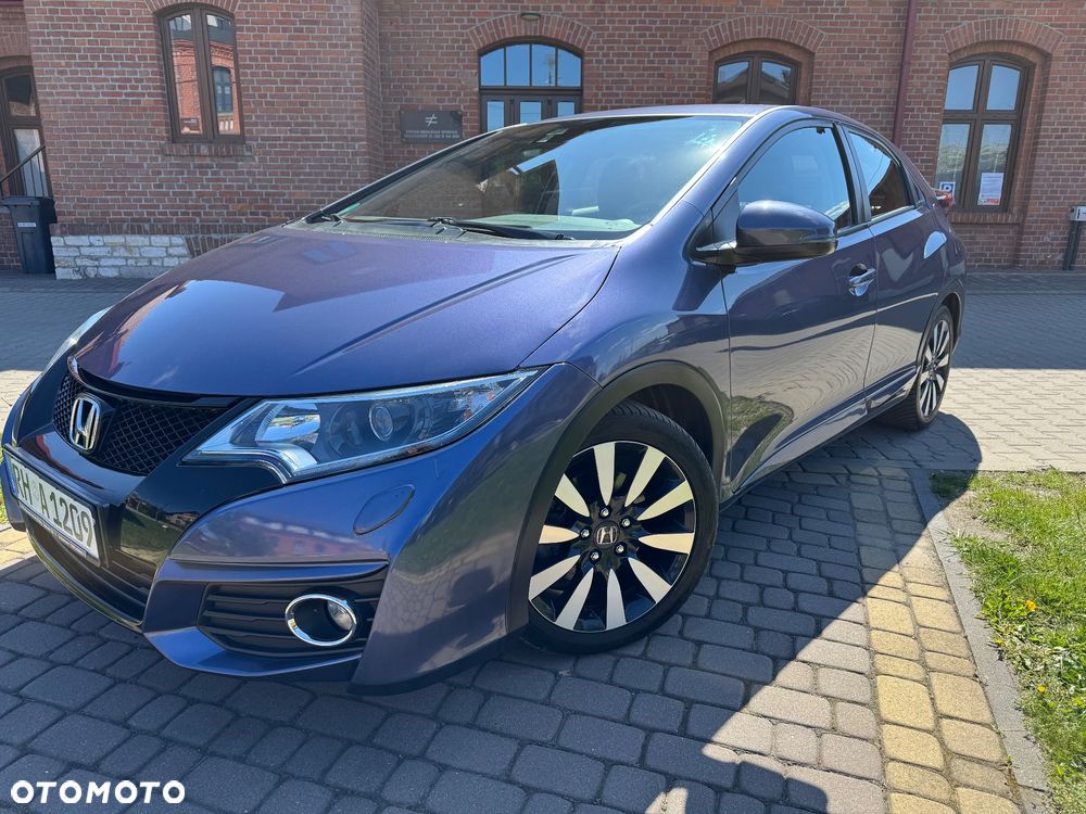 Honda Civic 1.8 i-VTEC Executive Black Edition - 4