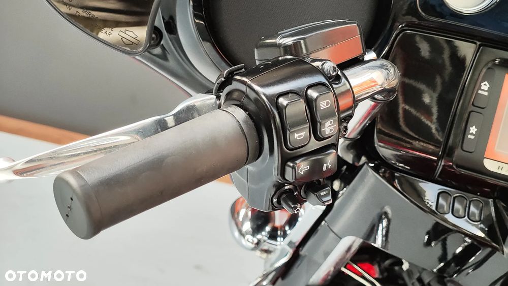 Harley-Davidson Touring Street Glide - 33