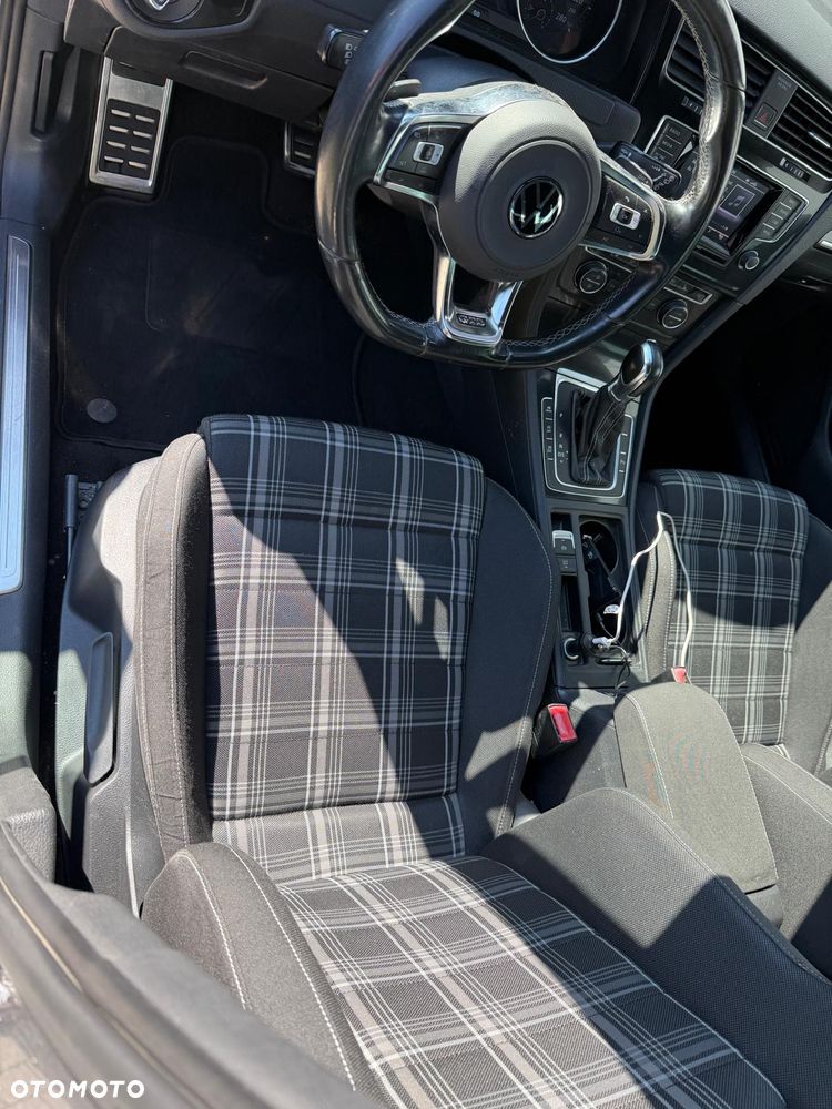 Volkswagen Golf - 15