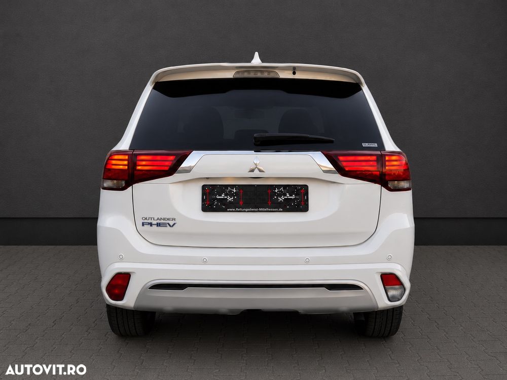 Mitsubishi Outlander 2.4 4WD Diamant+ - 17