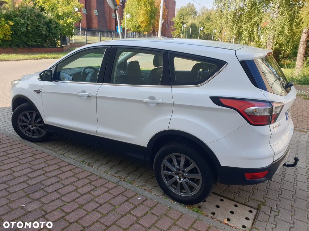 Ford Kuga 2.0 TDCi 2x4 Titanium - 18