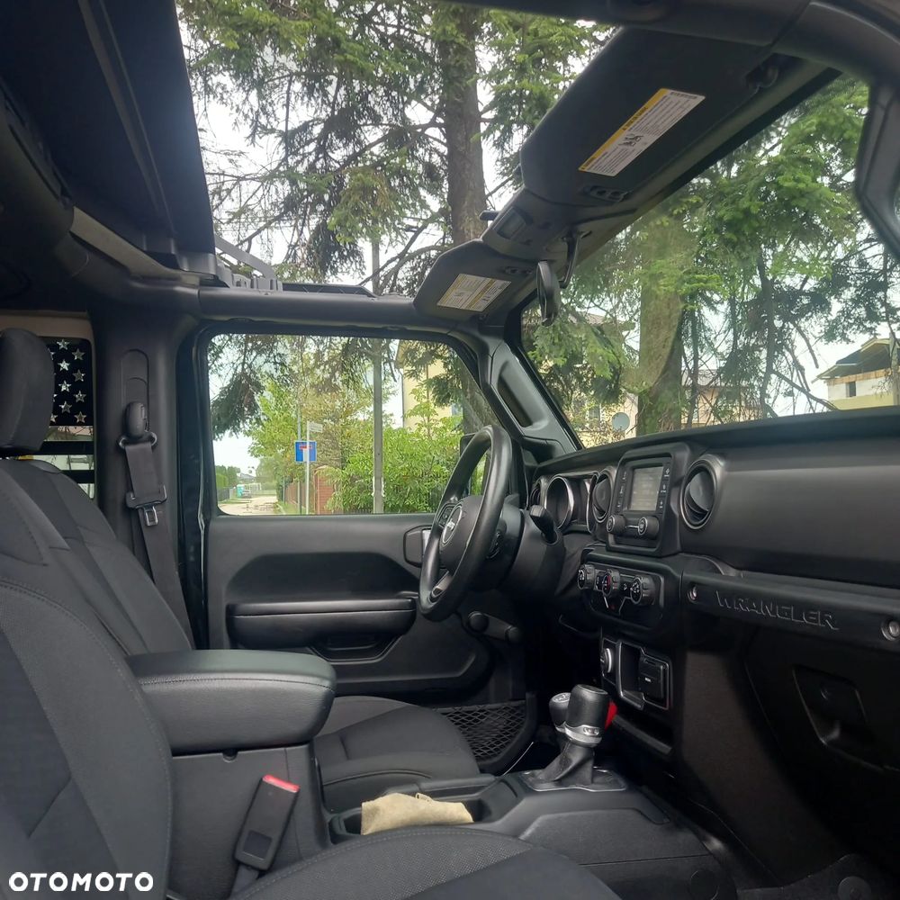 Jeep Wrangler - 13