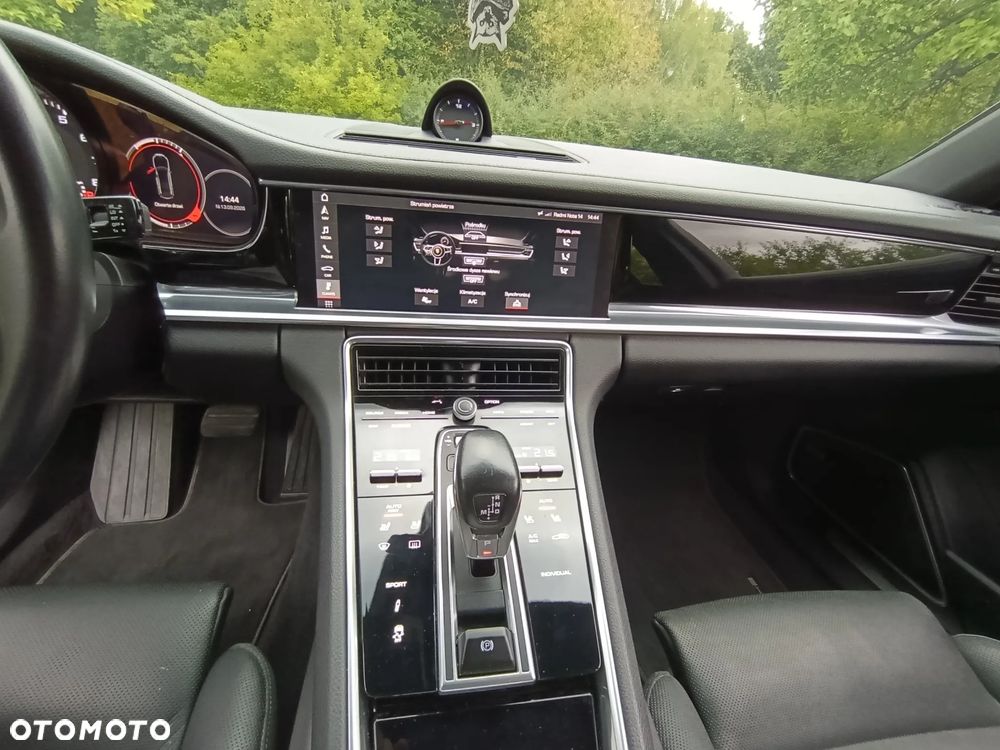 Porsche Panamera - 23