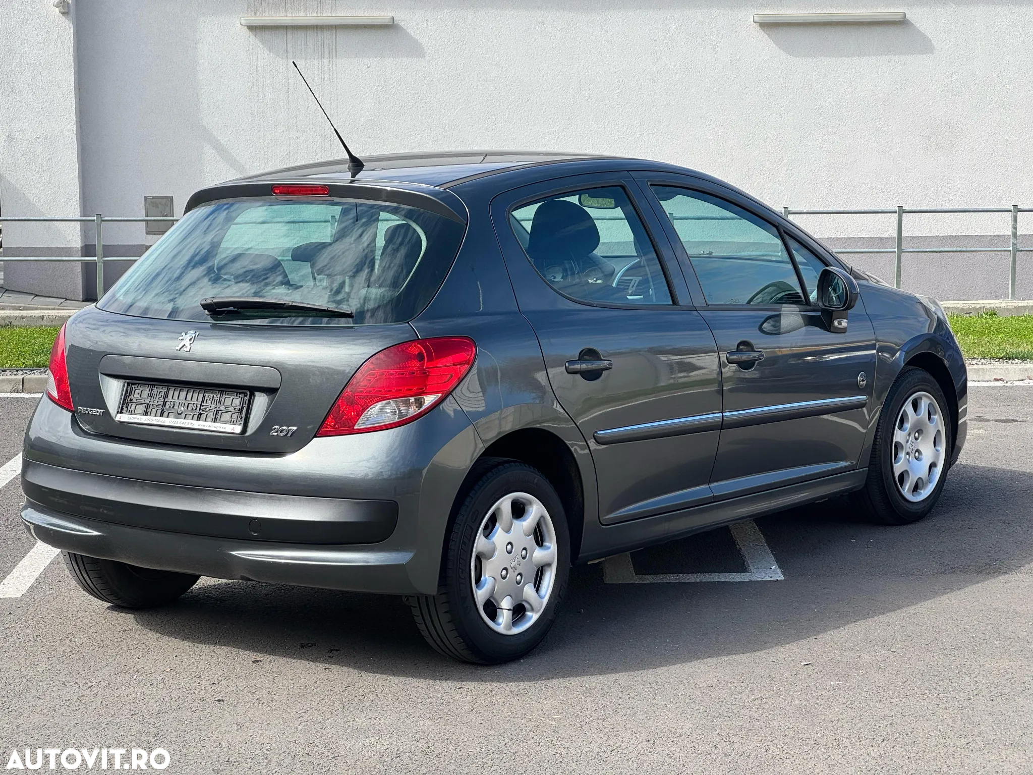 Peugeot 207 1.4 E Trendy - 4