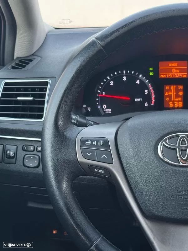 Toyota Avensis SW 2.0 D-4D Exclusive +Navi - 16