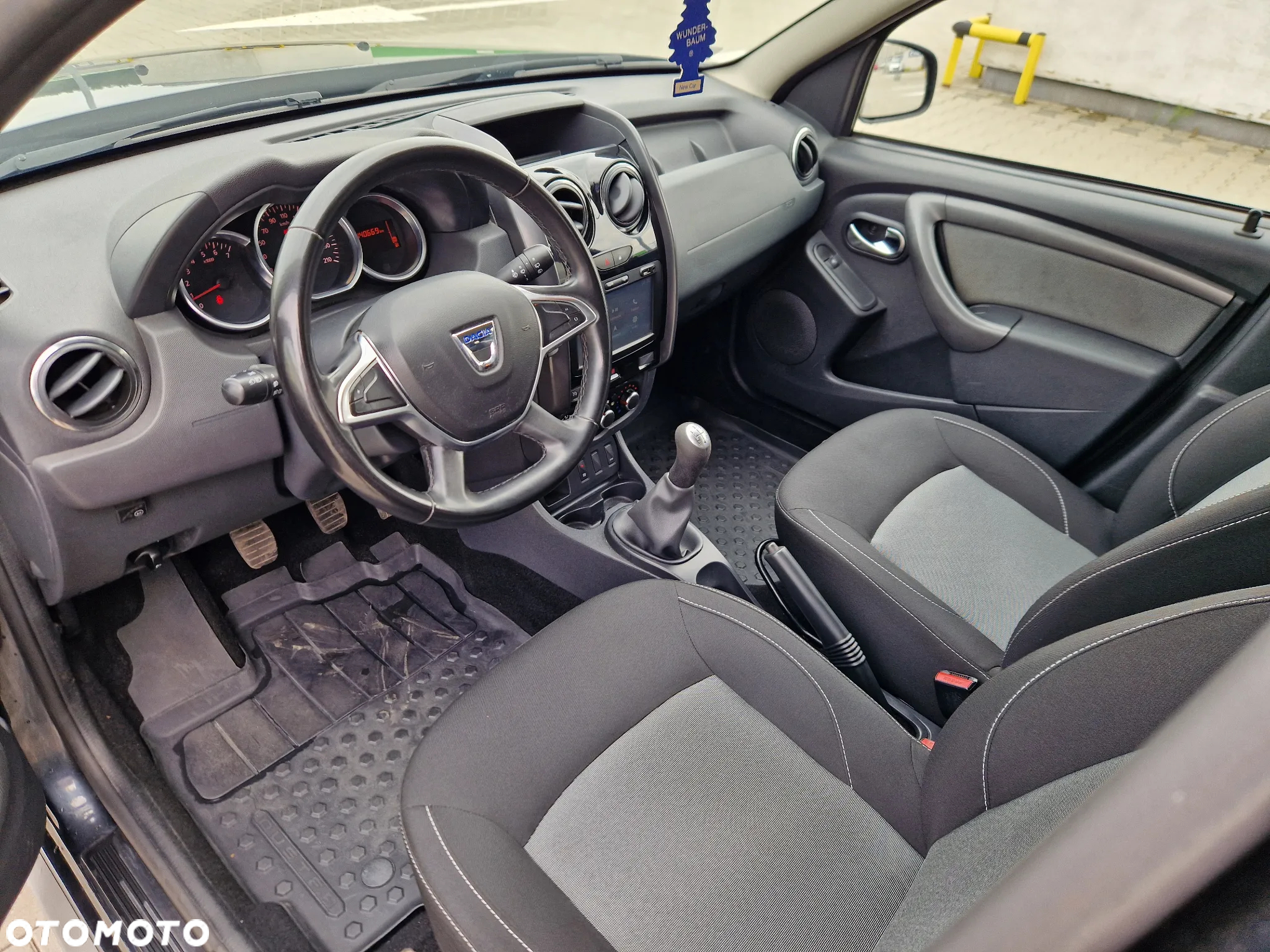 Dacia Duster 1.6 SCe Laureate S&S - 12