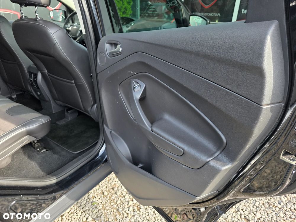 Ford Kuga 2.0 TDCi 2x4 Titanium - 29