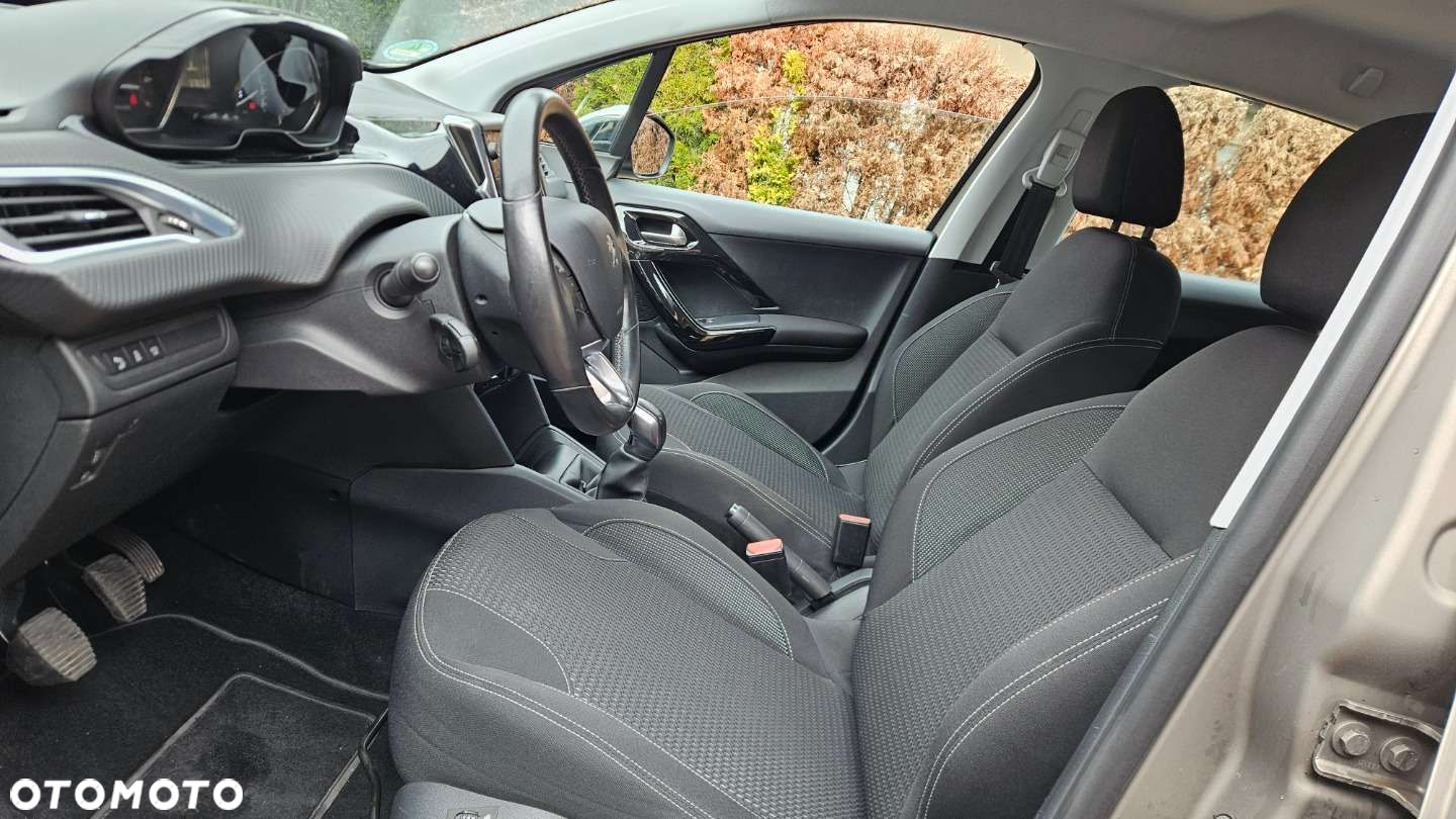 Peugeot 208 PureTech 110 Stop & Start Signature - 14