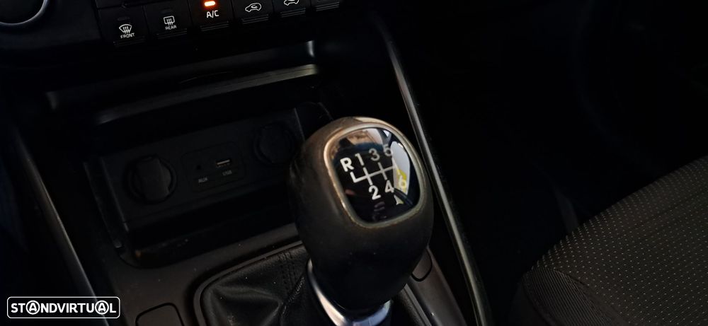 Kia Carens 1.7 CRDi ISG TX - 9