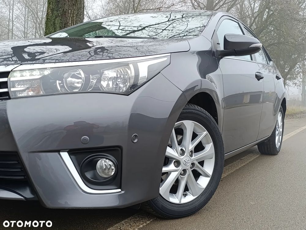 Toyota Corolla 1.6 Premium + - 24