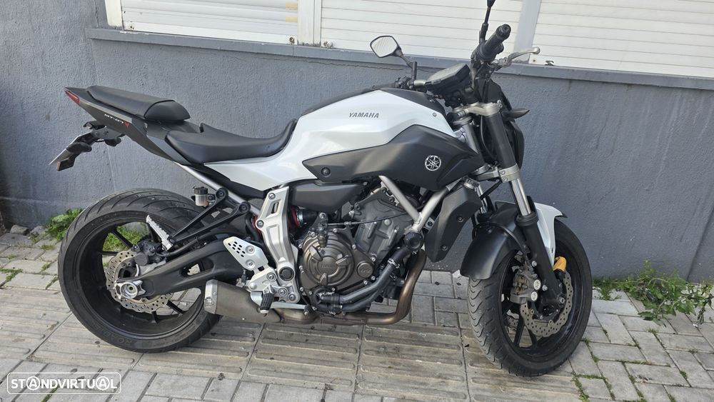 Yamaha MT-07 Naked - 2