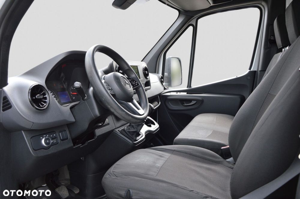 Mercedes-Benz Sprinter ... - 11