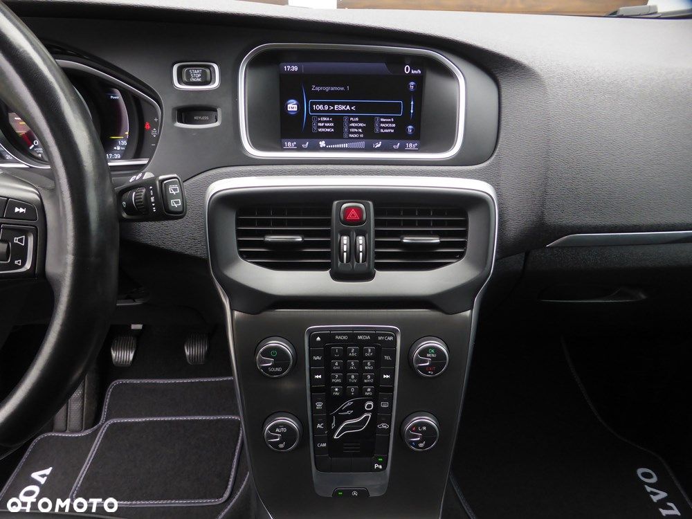 Volvo V40 D2 Momentum - 32