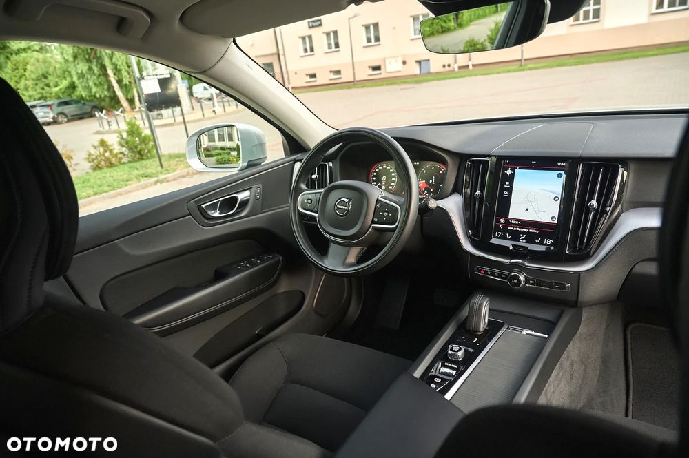 Volvo XC 60 B4 D AWD Momentum Pro - 26