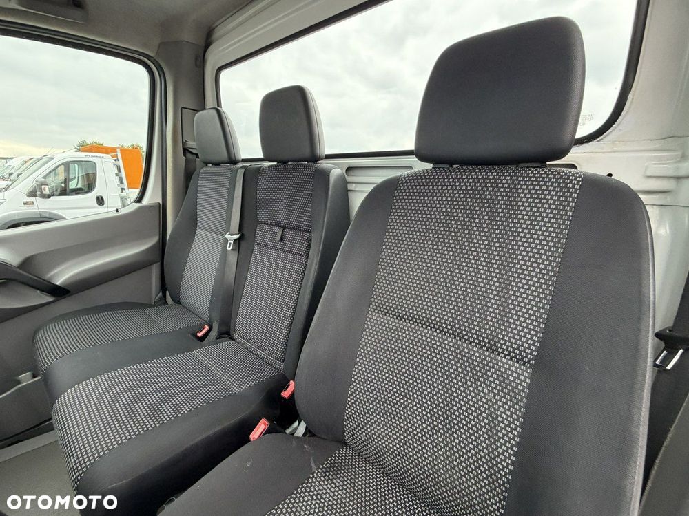 Mercedes-Benz Sprinter - 23
