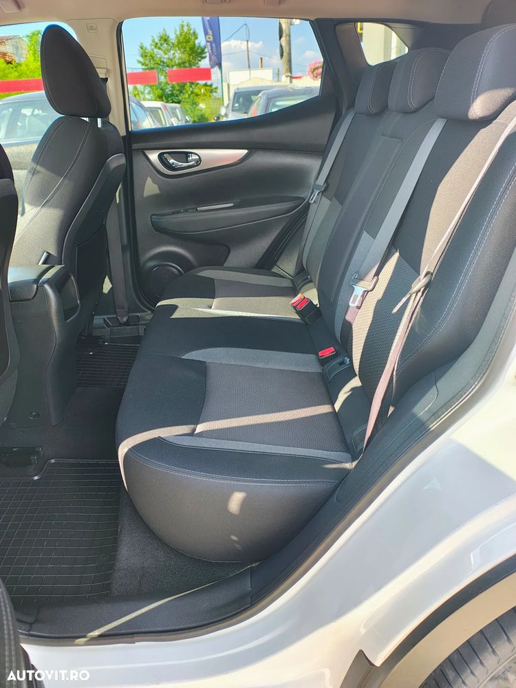 Nissan Qashqai 1.3 DIG-T N-CONNECTA - 27