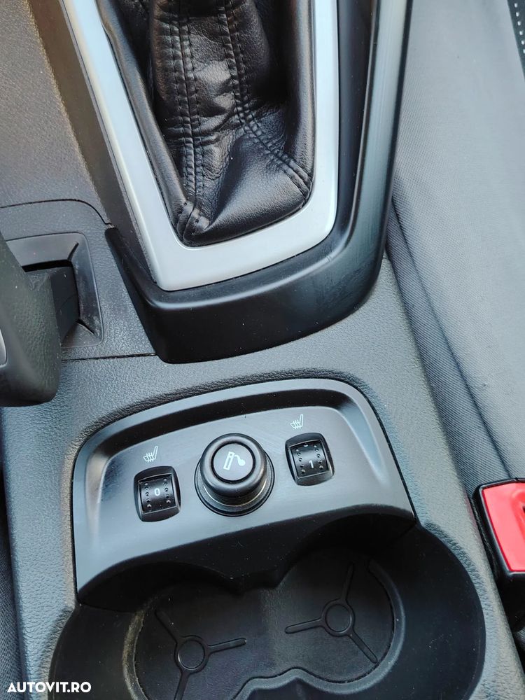 Ford Focus 1.6 TDCI DPF Titanium - 11