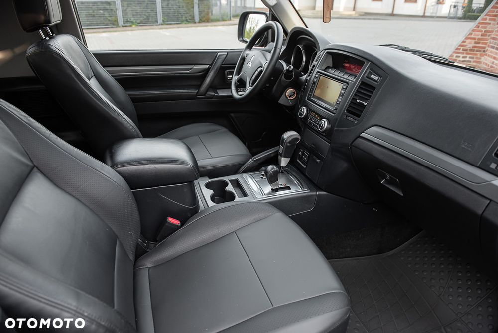 Mitsubishi Pajero 3.2 DI-D Automatik Intense - 26