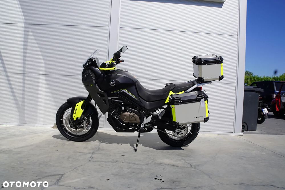 QJMOTOR SVT 650 - 2
