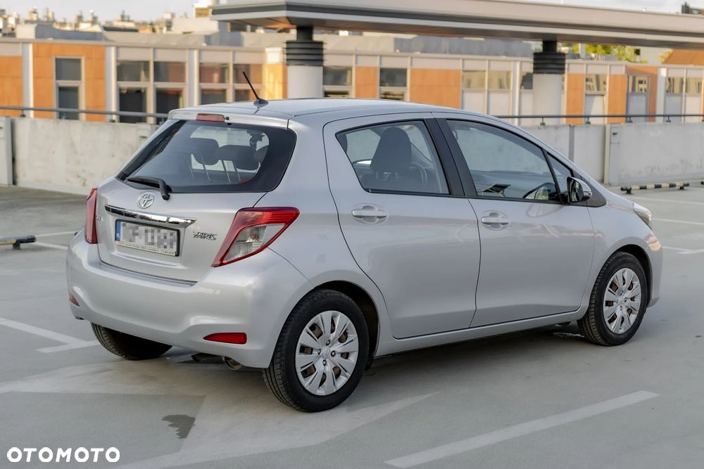 Toyota Yaris 1.0 Luna - 4