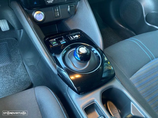 Nissan Leaf N-Connecta - 30