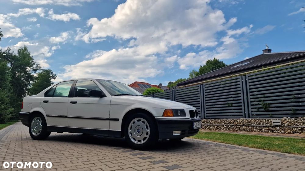 BMW Seria 3 316i - 1