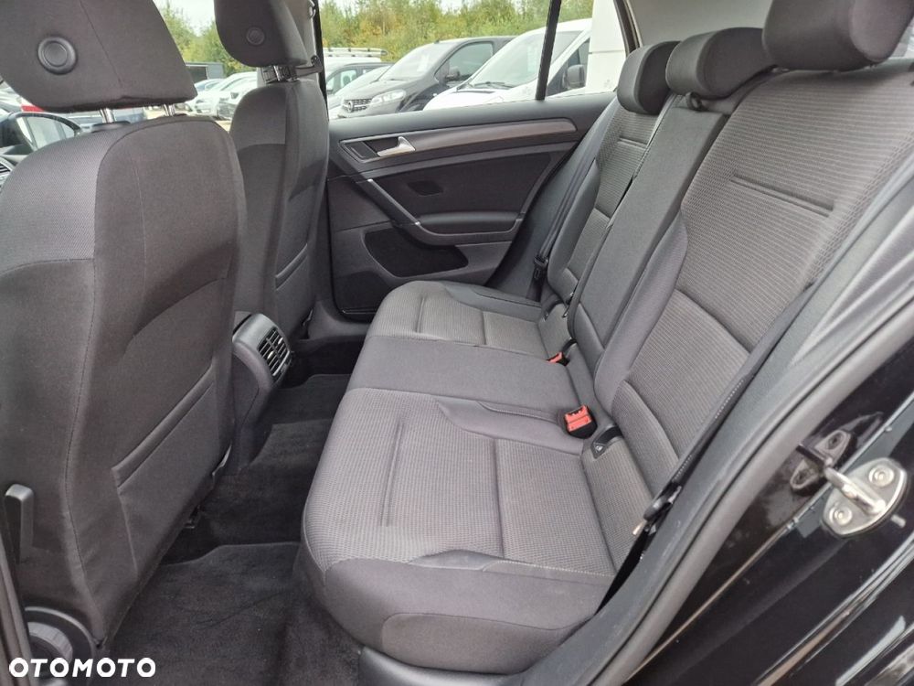 Volkswagen Golf - 8