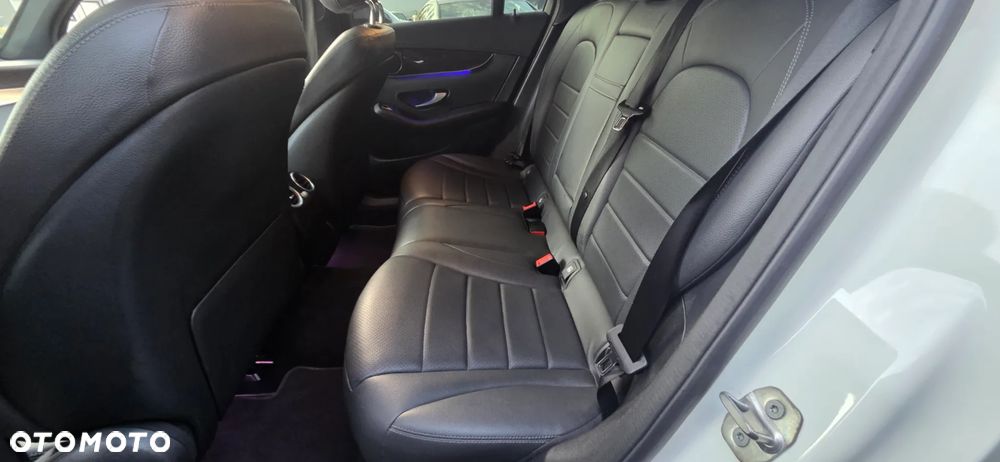 Mercedes-Benz GLC 220 d 4Matic 9G-TRONIC AMG Line - 32