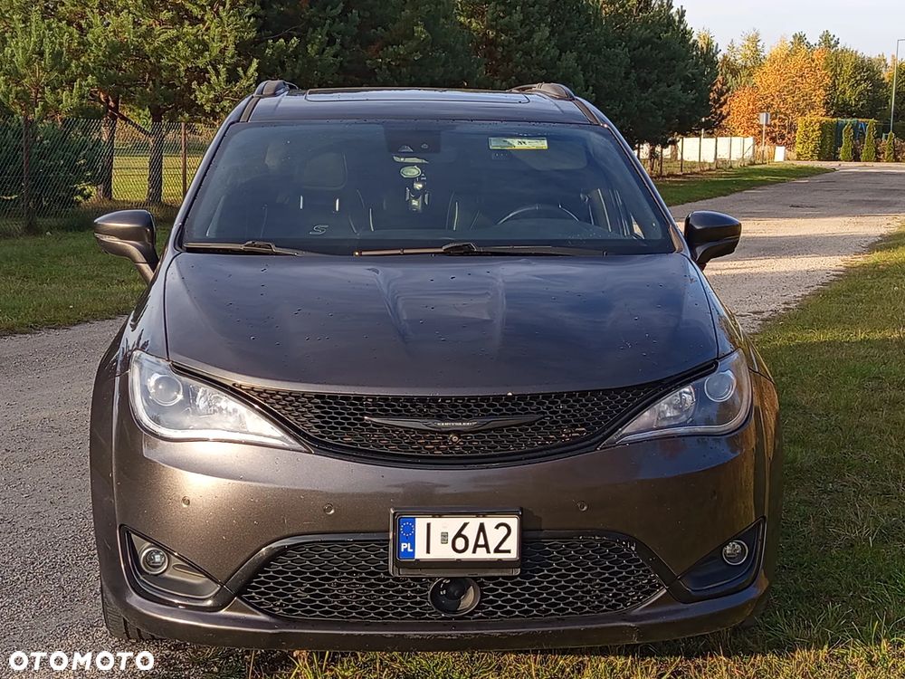 Chrysler Pacifica - 19