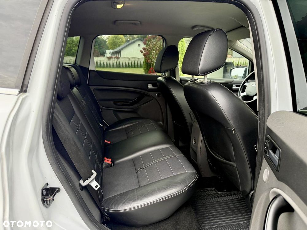 Ford Kuga 2.0 TDCi 4x4 Titanium - 22