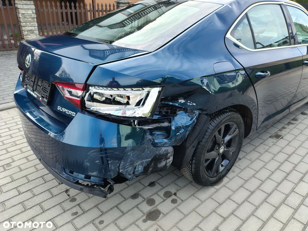 Skoda Superb 2.0 TDI Premium Edition - 23