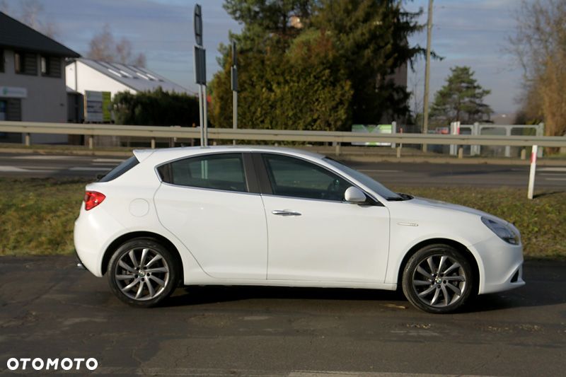 Alfa Romeo Giulietta 2.0 JTDM 16V - 5
