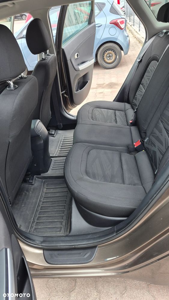 Kia Ceed 1.6 GDI Smart Plus DCT - 32