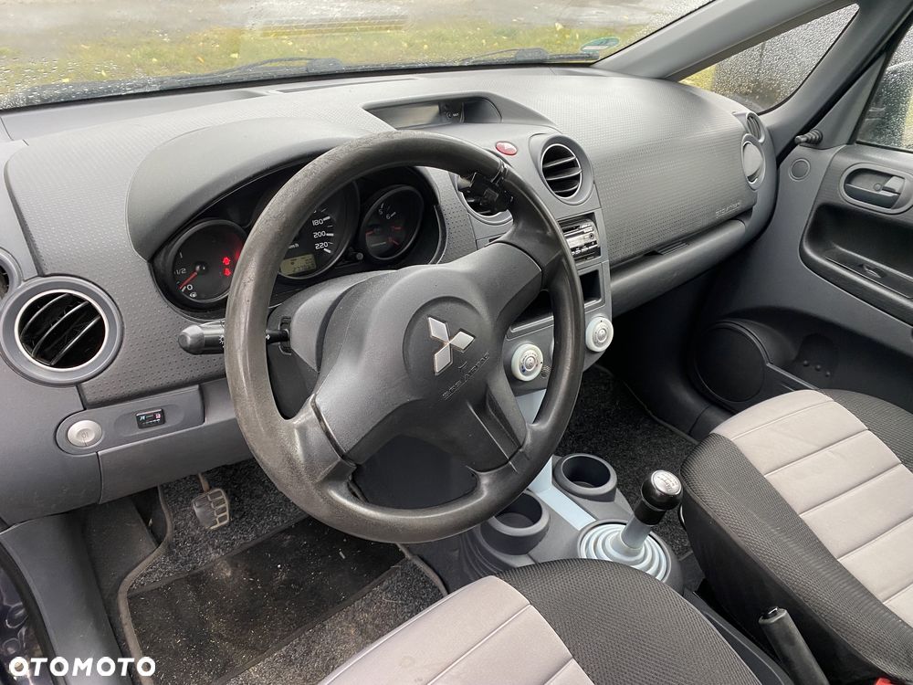 Mitsubishi Colt - 7