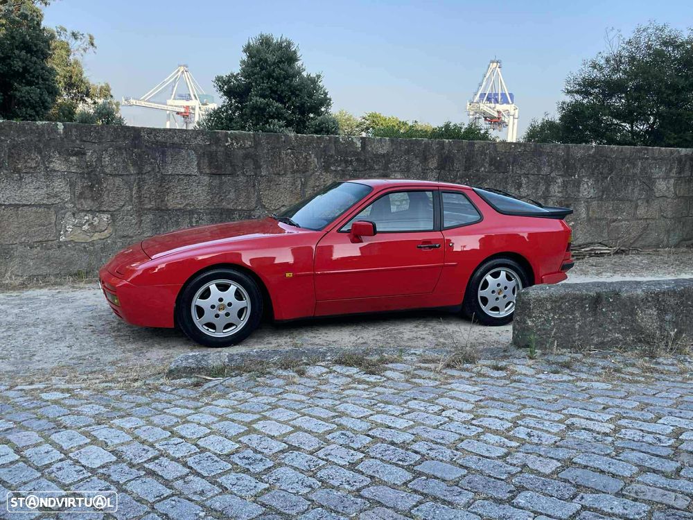 Porsche 944 Turbo - 8