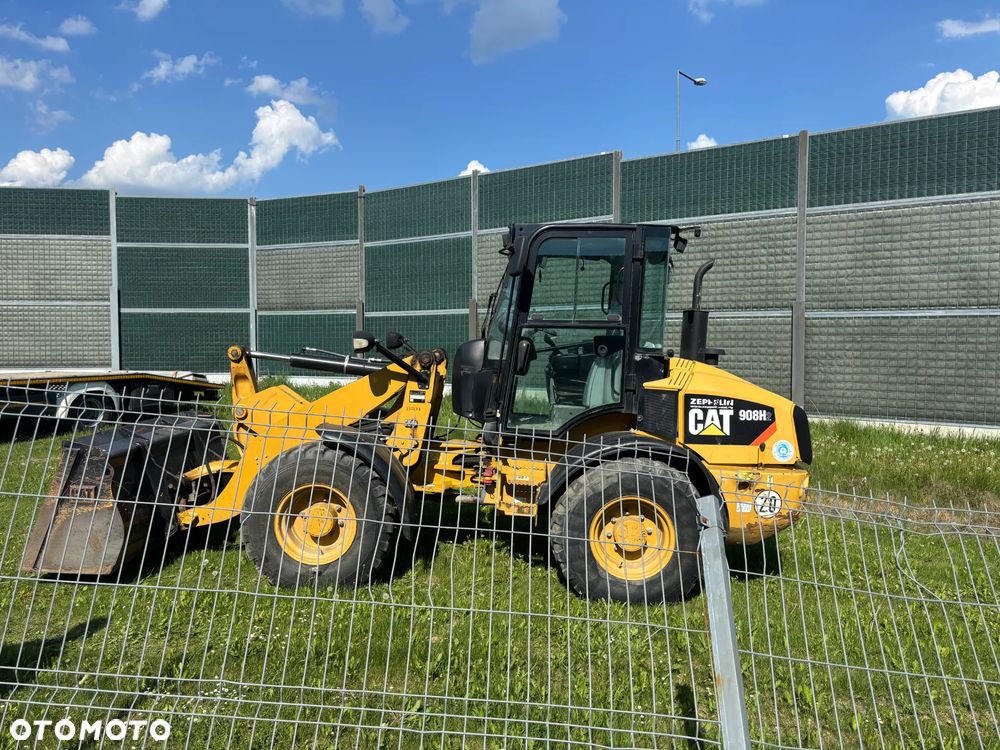 Caterpillar 908H - 5