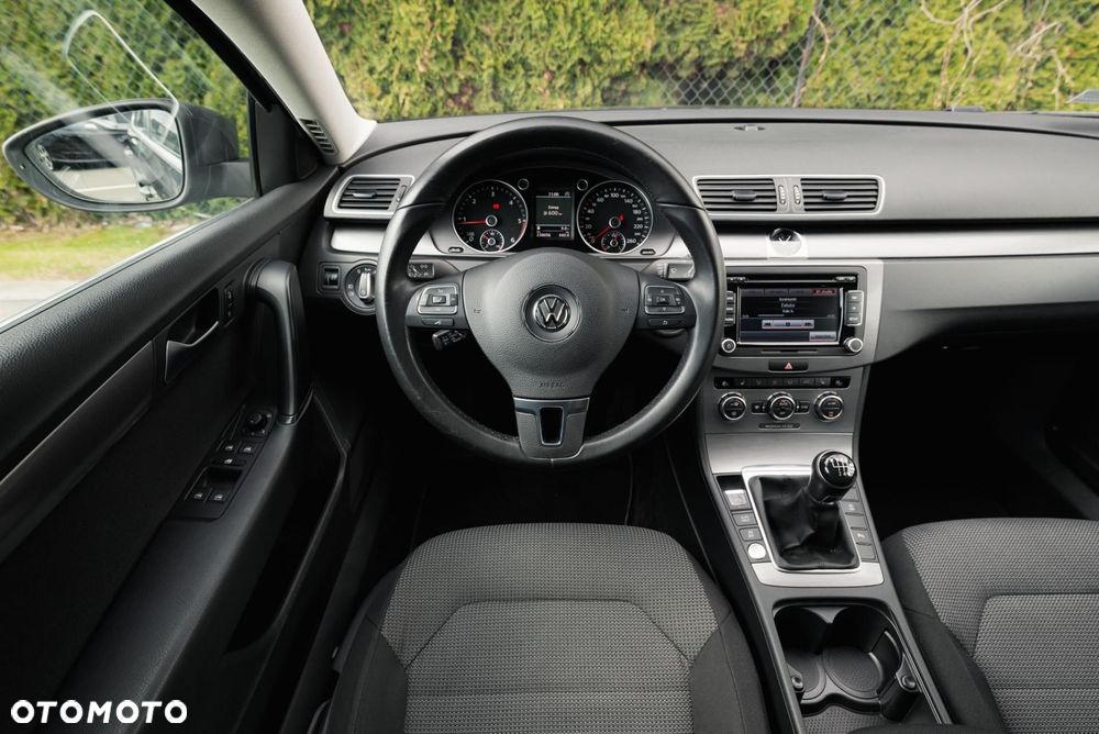Volkswagen Passat - 12