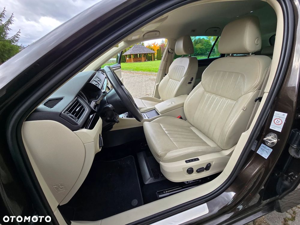 Skoda Superb Combi 2.0 TDI L&K - 9