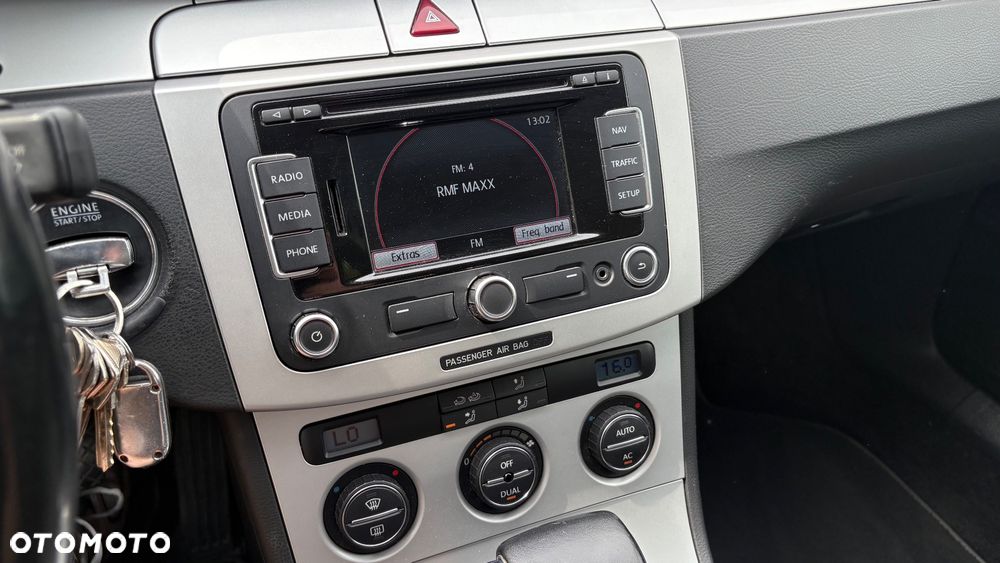 Volkswagen Passat 2.0 TDI Comfortline DSG - 35