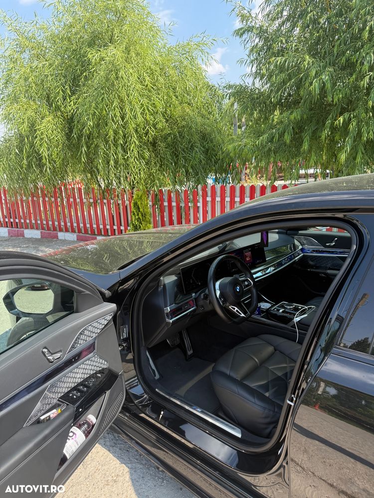 BMW Seria 7 740d xDrive MHEV - 6