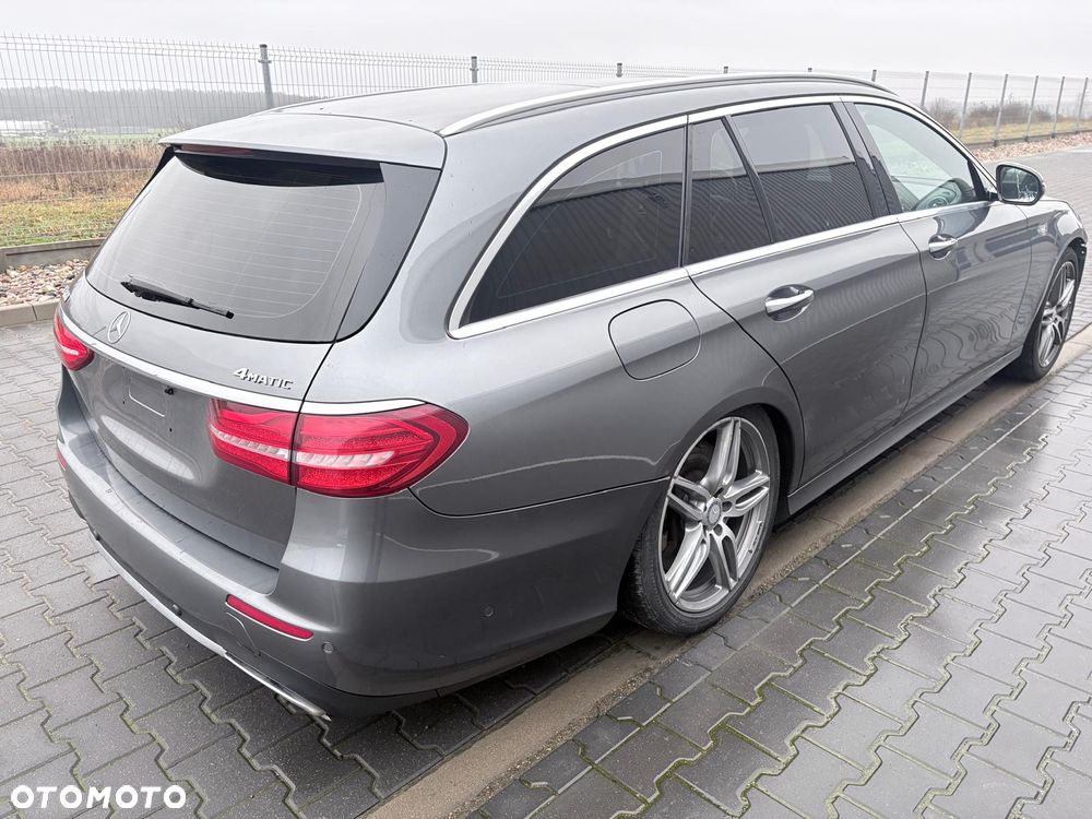 Mercedes-Benz Klasa E 400 7G-TRONIC - 2