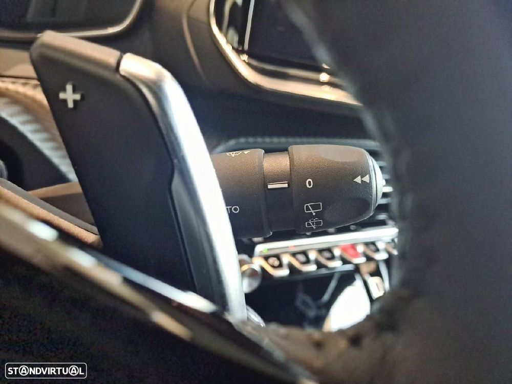 Peugeot 2008 1.2 Hybrid Allure e-DCS6 - 15