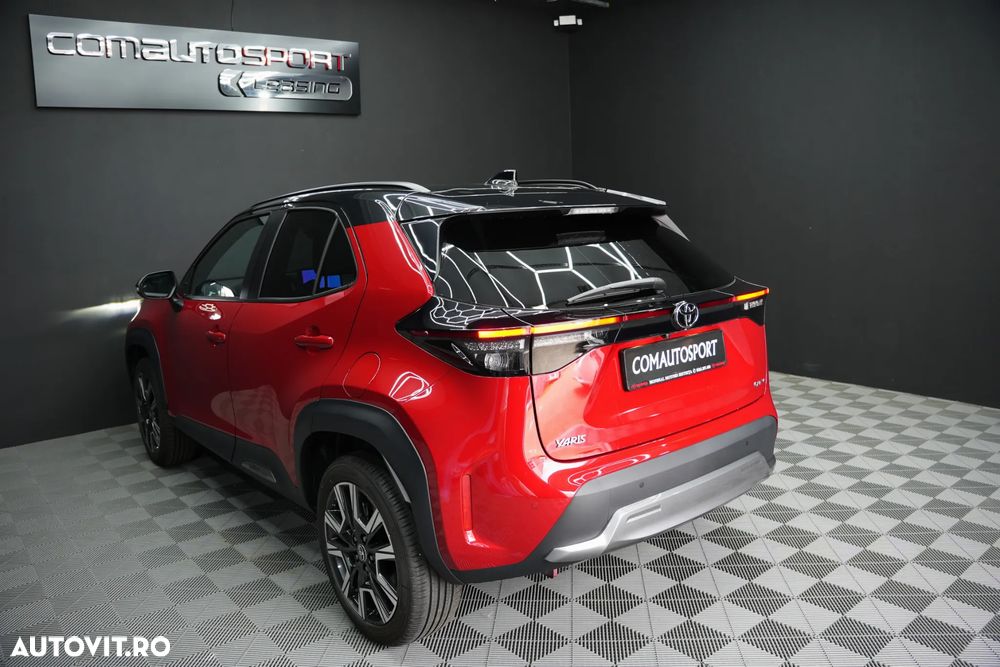 Toyota Yaris Cross 1.5 VVT-i HSD 4x2 Exclusive Adventure - 4