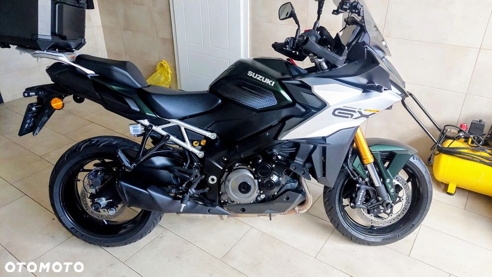 Suzuki GSX 1000 - 20
