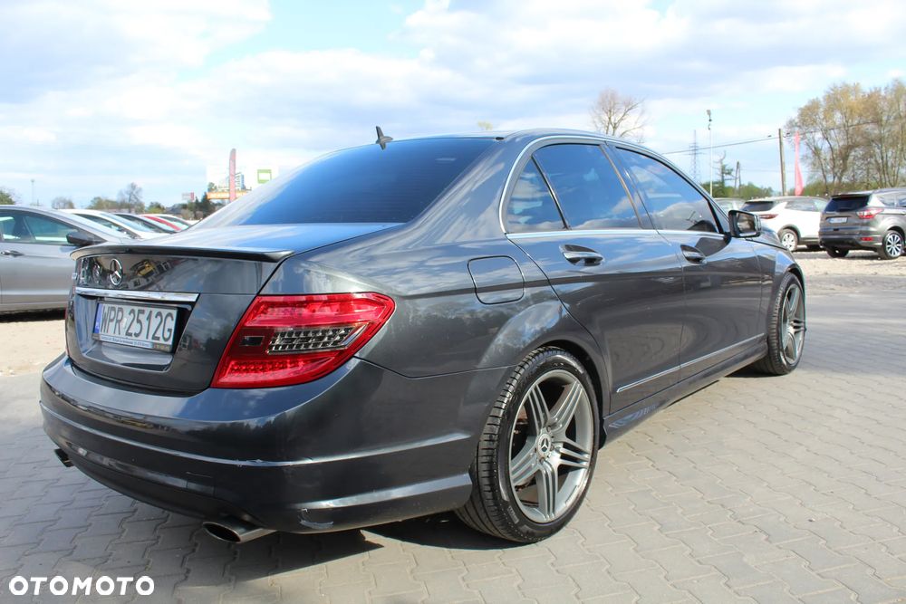 Mercedes-Benz Klasa C 300 7G-TRONIC - 7