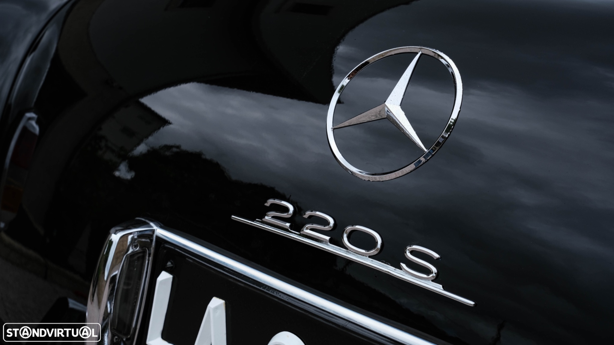 Mercedes-Benz 220 - 13