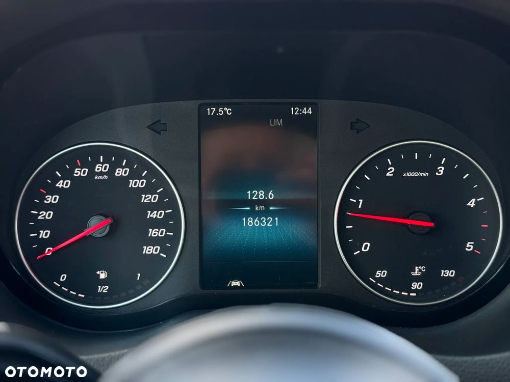 Mercedes-Benz Sprinter 514 CDI / 2.2 140KM / 2019 ROK / Kontener 4,2m + Winda Dhollandia 750KG / ZAREJESTROWANY W PL - 31