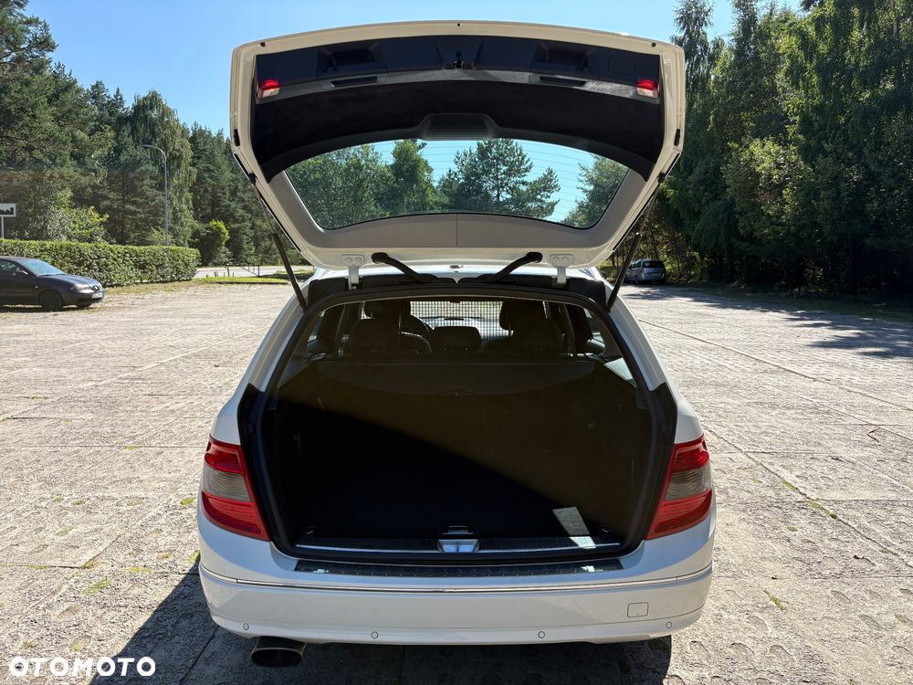 Mercedes-Benz Klasa C 180 Kompressor Automatik BlueEFFICIENCY Avantgarde - 25