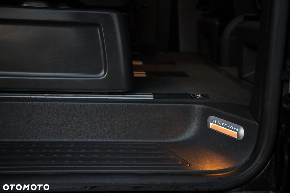 Volkswagen Multivan - 8