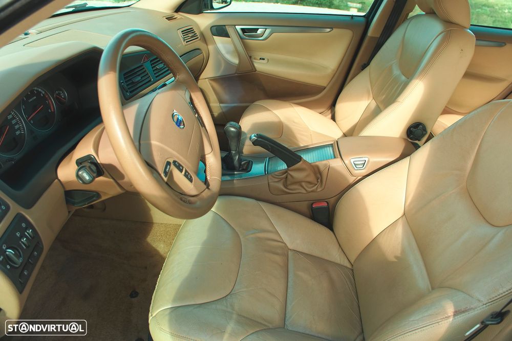 Volvo V70 2.0 T Nivel 2 - 21